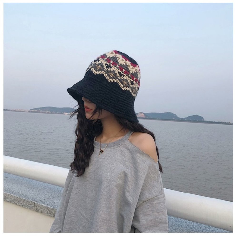 Chunky vintage crochet knitted bucket hat